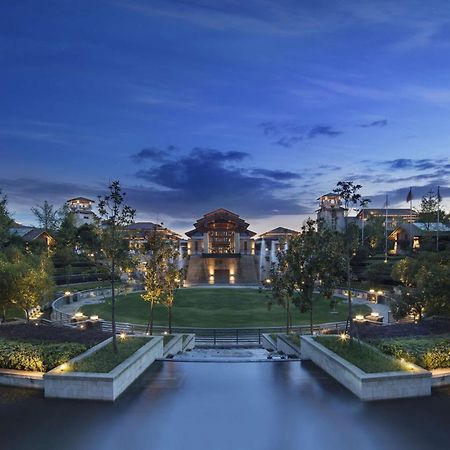 Hilton Wuhan Optics Valley Eksteriør bilde