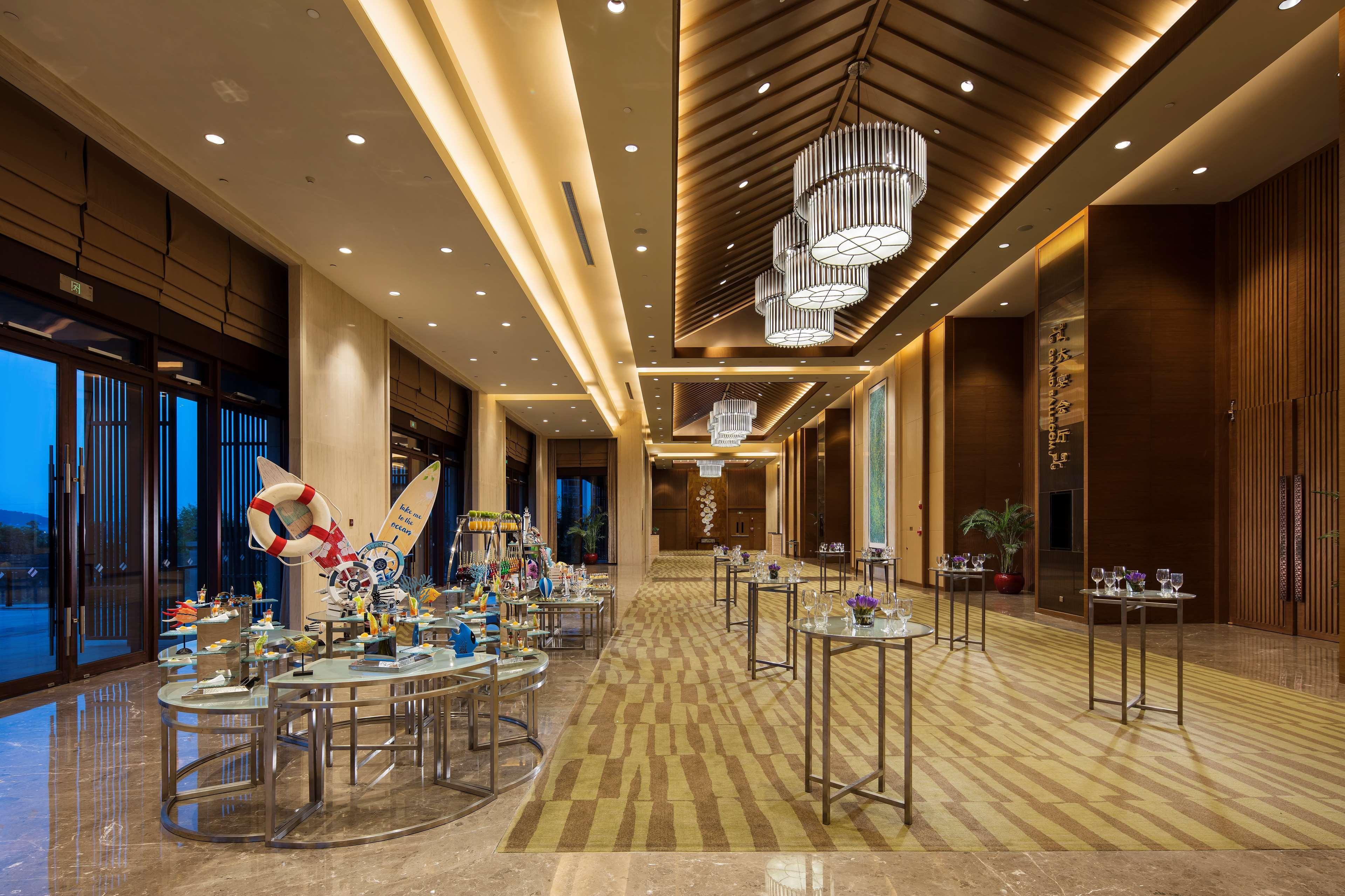 Hilton Wuhan Optics Valley Eksteriør bilde