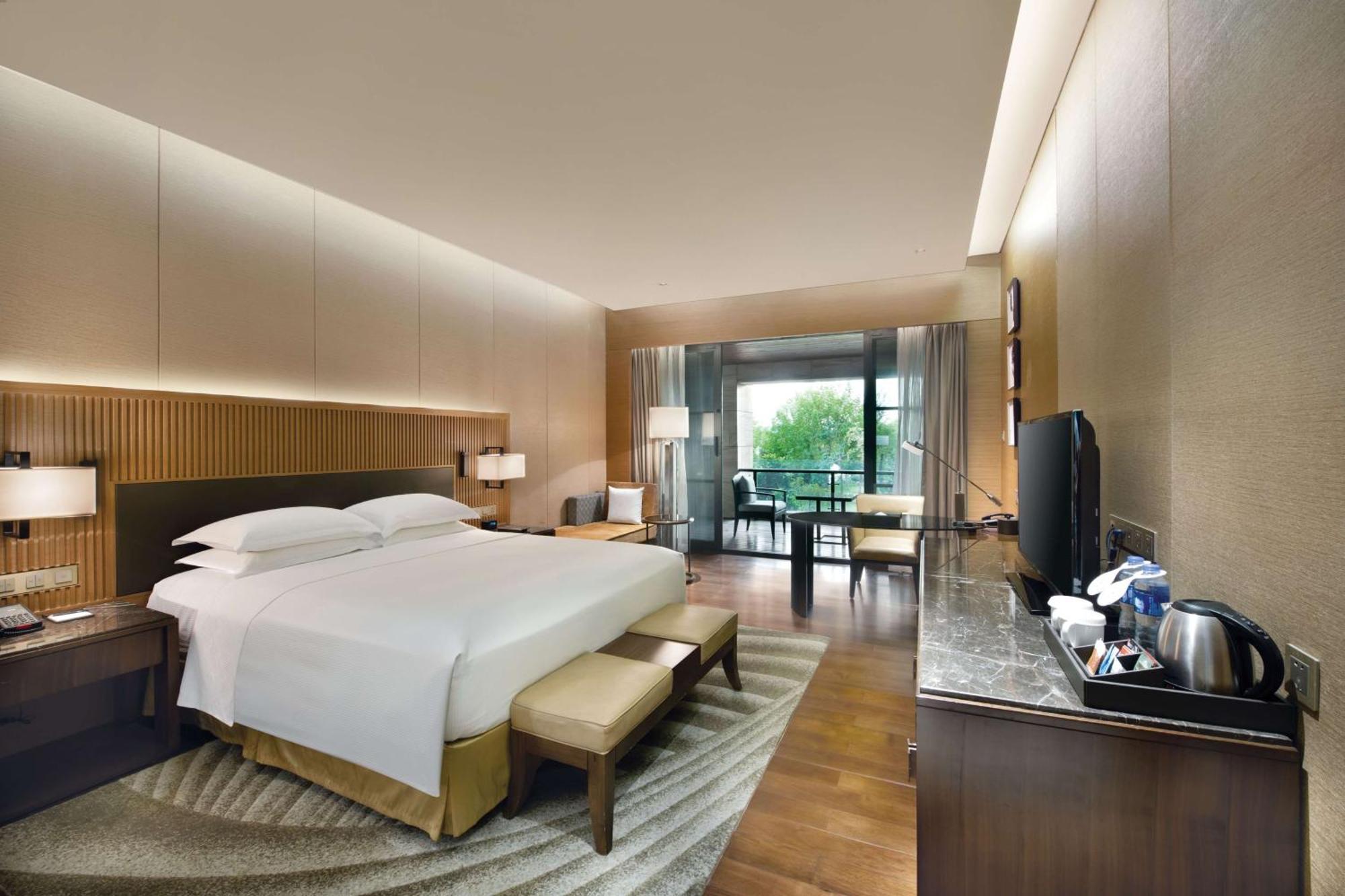 Hilton Wuhan Optics Valley Eksteriør bilde