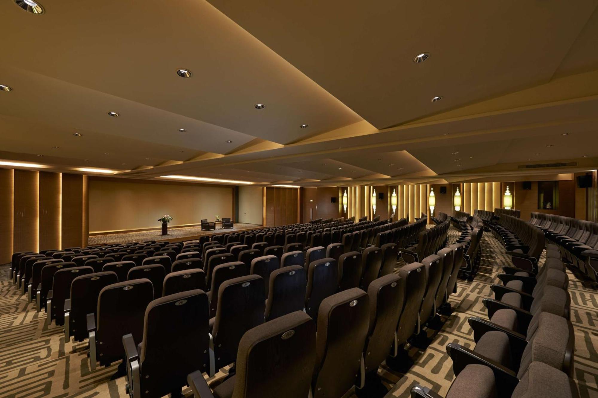 Hilton Wuhan Optics Valley Eksteriør bilde