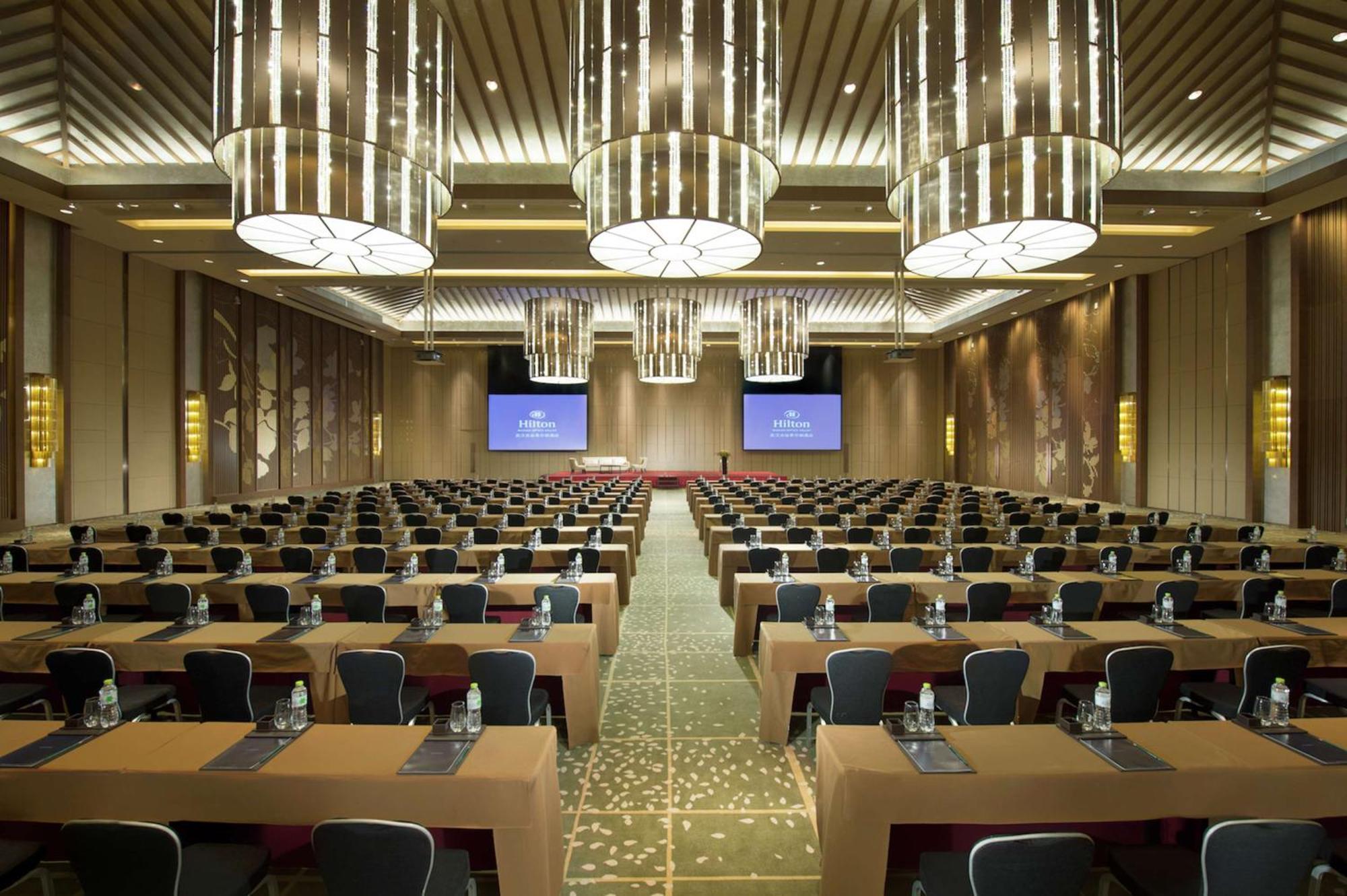 Hilton Wuhan Optics Valley Eksteriør bilde