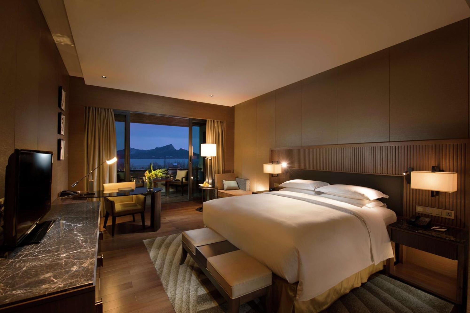 Hilton Wuhan Optics Valley Eksteriør bilde