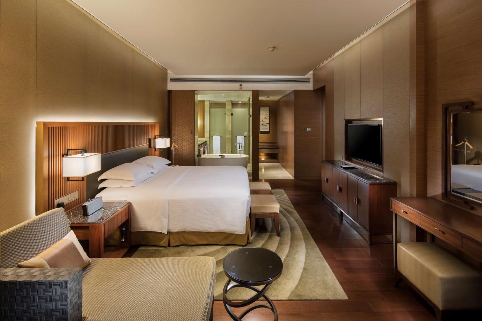 Hilton Wuhan Optics Valley Eksteriør bilde