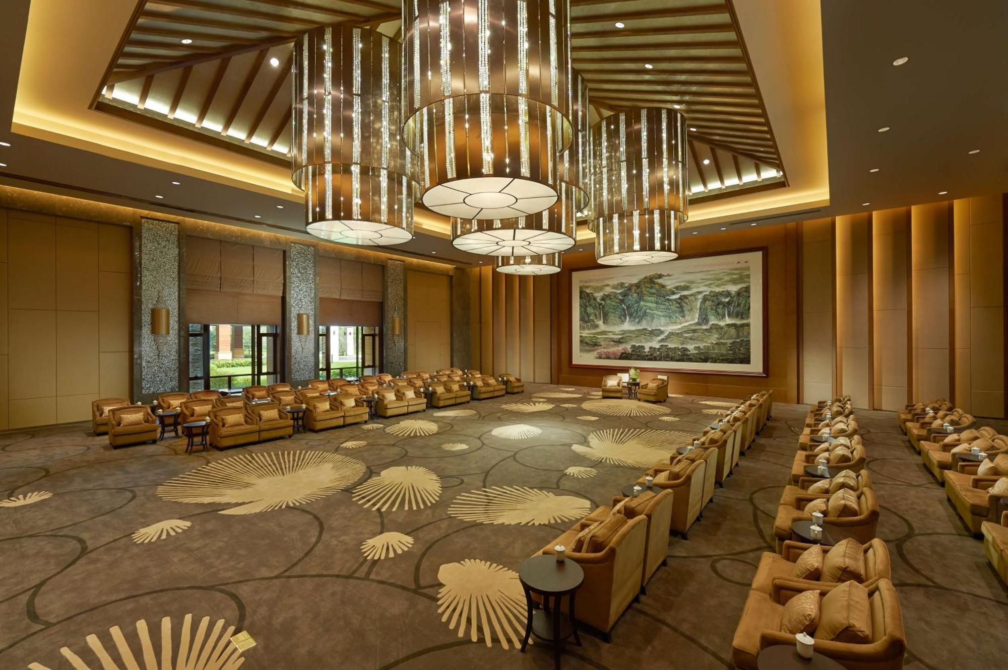 Hilton Wuhan Optics Valley Eksteriør bilde